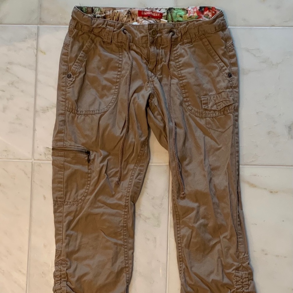 UnionBay Tan Cargo Crop Pants-size 1
